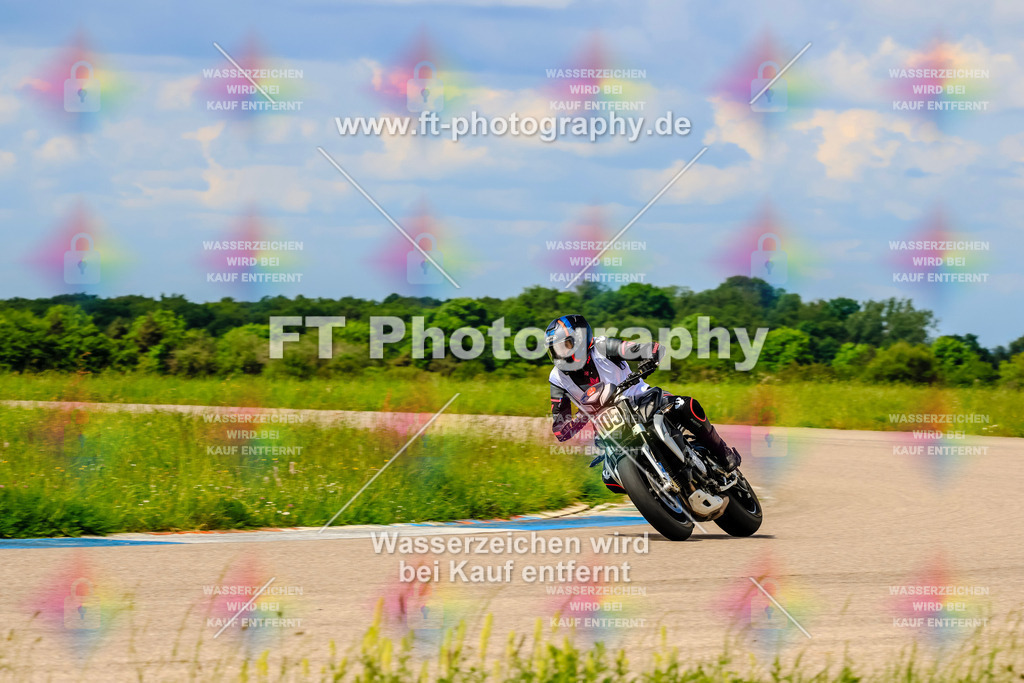MotoTeam-0730 | Hier findet Ihr Bilder von Touristenfahrten auf der Nürburgring Nordschleife oder von anderen Veranstaltungen die ich besucht habe. Viel Spass beim Durch Schauen 