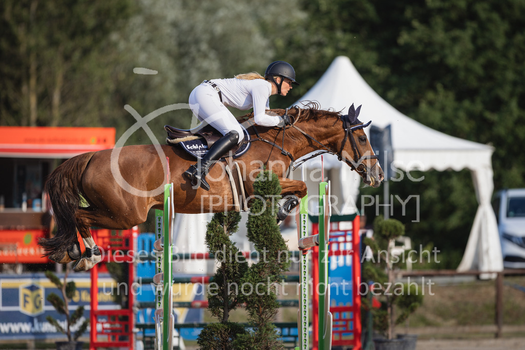 230624_PfSpTa_GroßerPreis-264 | Deine schönsten Turniermomente als professionelle Fotos! Entdecke hochwertige Pferdesport-Fotografie im Online-Shop. Jetzt Fotos finden & bestellen!