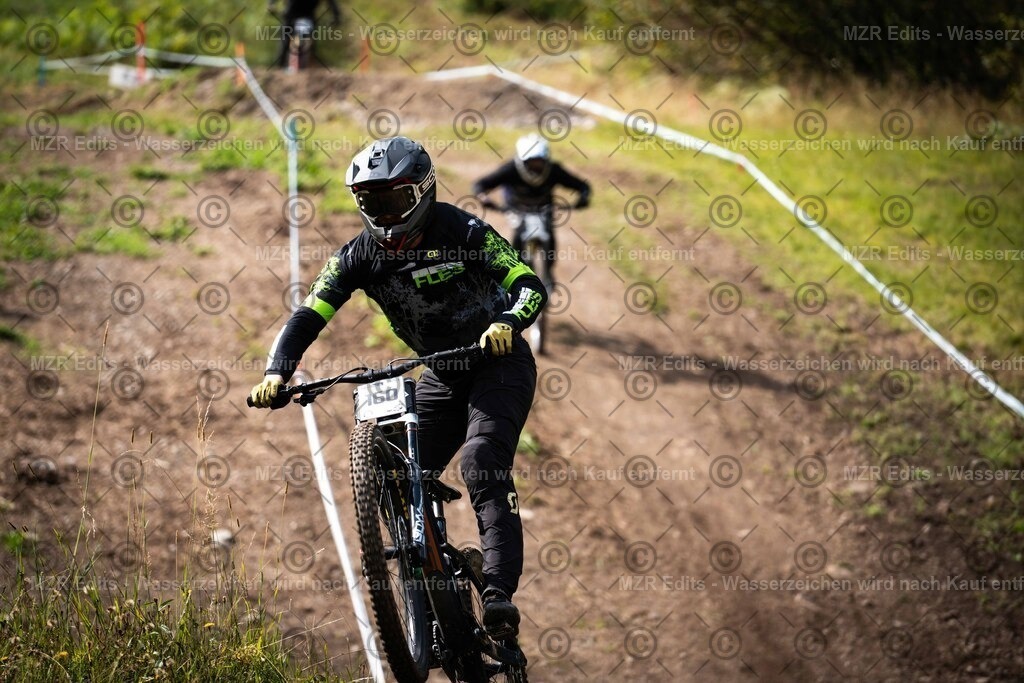 x-011 | mzredits - Realisiert mit Pictrs.com