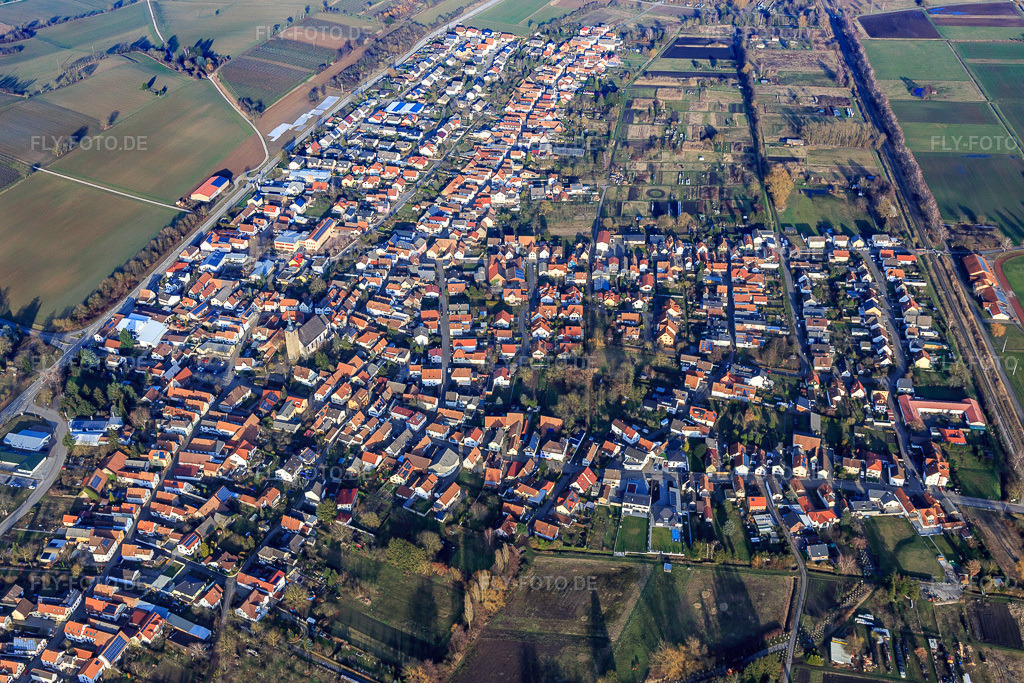 Luftbild: Ortsansicht aus Südwesten in Steinfeld im Bundesland Rheinland-Pfalz in Deutschland. Foto: IMG_112588.jpg vom 05.02.2019 durch Werner Riehm/FLY-FOTO.de