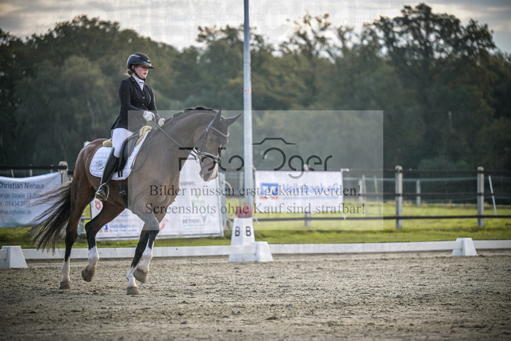 DOS_3745 | Entdecke hochwertige Reitturnierfotos von Foto Oger. Professionell, emotional und authentisch – jetzt Lieblingsmomente im Shop bestellen.Deutschlandweite Turnierfotografie. - Realisiert mit Pictrs.com
