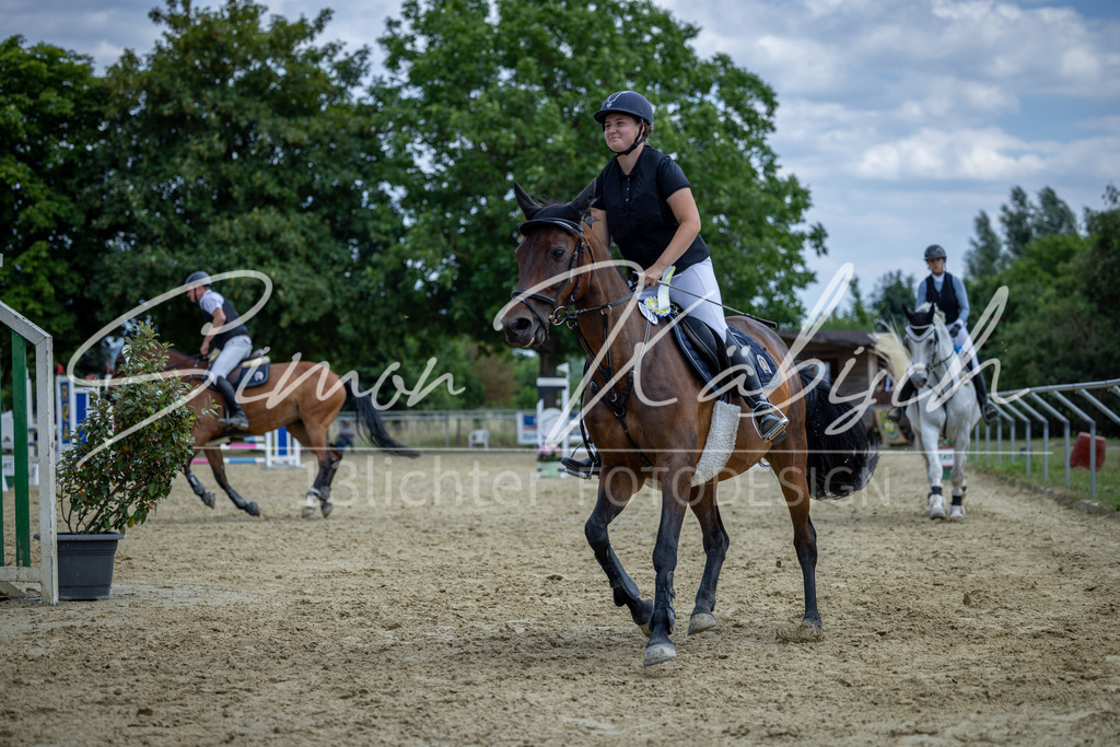 20260704-_3LI1275 | Tierfotografie Pferde, Hunde, Katzen, Haustiere.
Turnierfotografie Reitturniere, Reiten, Springreiten, Dressur in Hanau, dem Main-Kinzig-Kreis und dem Rhein-Main- Gebiet um Frankfurt