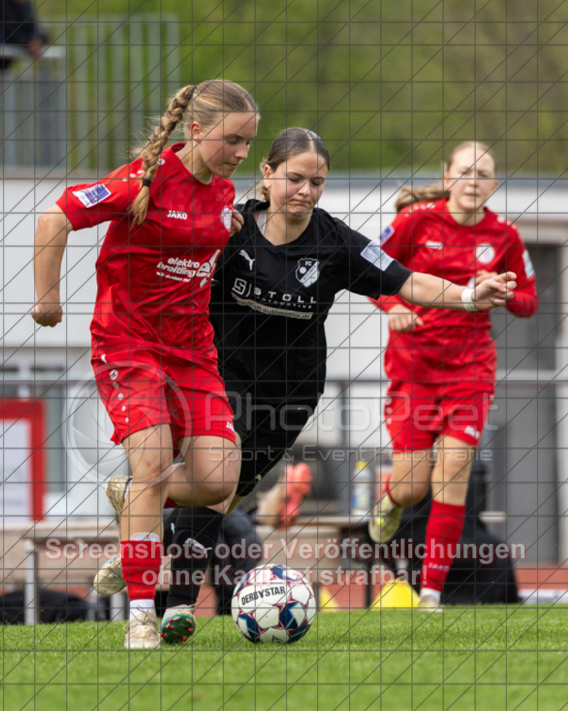 20250426_153406_0736-2 | #,1.FC Donzdorf (rot) vs. FC Wittlingen (schwarz), Fussball, EnBW-Oberliga B -Juniorinnen, 20. Spieltag, Saison 2024/2025, Rasenplatz, Lautertal Stadion, Süßener Straße 16, 73072 Donzdorf, 26.04.2025 - 14:00 Uhr,Foto: PhotoPeet-Sportfotografie/Peter Harich