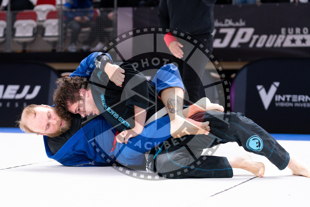 20241013PBB5275 | Athletes compete during the AJP Tour Europe Continental Jiu-Jitsu Amateurs & Masters Championship on October 13, 2024 in Almere near Amsterdam, Netherlands. © Chiara Dazi / photoblackbelt