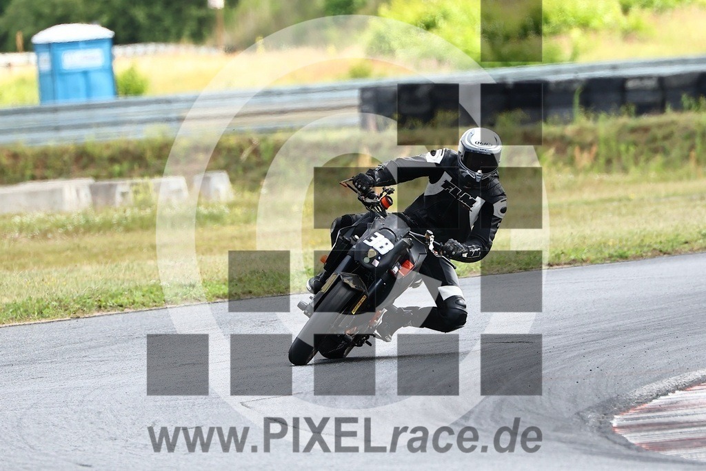 0038-20250714_10631 | Schöne Erinnerungen an spannende Momente - das festzuhalten ist unser Job. PIXELrace.de ist seit 2003 auf den Rennstrecken Europas unterwegs um die Action draußen beim Fahren und die wunderbare Stimmung imm Fahrerlager für euch einzufangen.