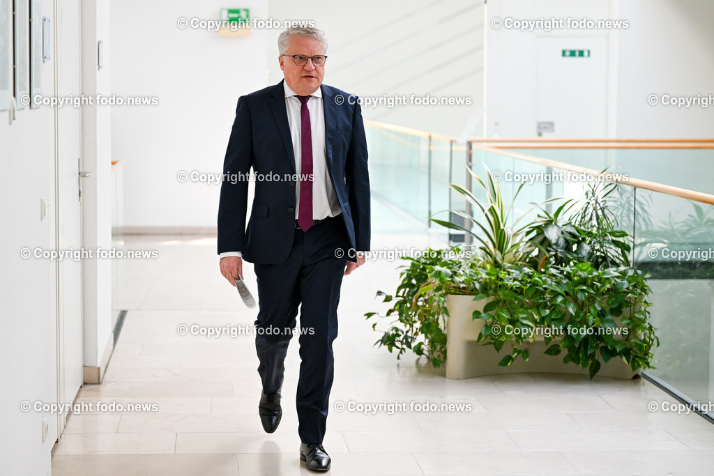 Pressekonferenz LIVA Aufsichtsratssitzung_ 15.04.2024-2 | 15.03.2024, Altes Rathaus Linz, AUT, Pressekonferenz LIVA Aufsichtsratssitzung, im Bild Klaus Luger (SP, Bgm. der Stadt Linz)