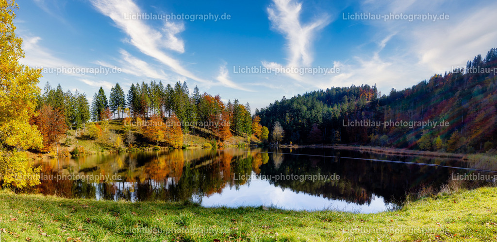 Schöner See im Süd Schwarzwald | Der Nonnenmattweiher ist ein mittels Damm aufgestauter See mit einer Moor- bzw. Torfinsel und ein ihn und seine Umgebung umfassendes namensgleiches Naturschutzgebiet im Südschwarzwald und Naturraum Hochschwarzwald in Baden-Württemberg.  - Realisiert mit Pictrs.com