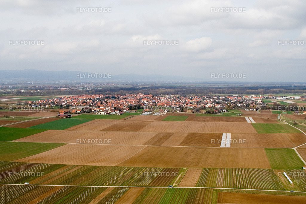 Stadtansicht von Südosten | Luftbild: Stadtansicht von Südosten in Offenbach an der Queich im Bundesland Rheinland-Pfalz in Deutschland. Foto: IMG_9772.jpg vom 15.03.2008 durch Werner Riehm/FLY-FOTO.de - Realisiert mit Pictrs.com
