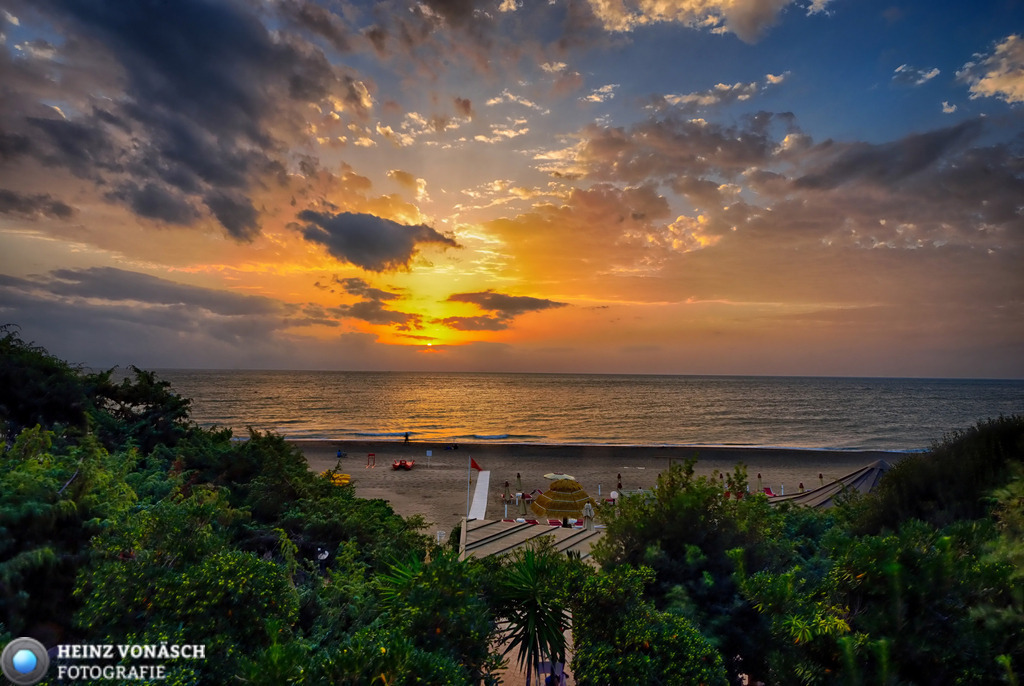 Landschaften_0059 | Alle Bilder von Heinz Vonäsch Fotografie können alle zu günstigen Preisen gekauft werden! Download der Bilder, Ausdrucke, Postkarten, Tassen T-Shirts, Kalender, Alu- Dibond usw. - Realisiert mit Pictrs.com