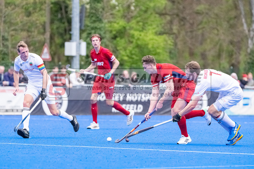 HK_20230422_107260 | 1. Bundesliga Herren Crefelder HTC - Düsseldorfer HC am 22.4.2023 Krefelder HTC ( CHTC ), Krefeld , Kelner Maximilian ( Düsseldorfer HC #7 ) , Linus Michler ( Crefelder HTC #7 )