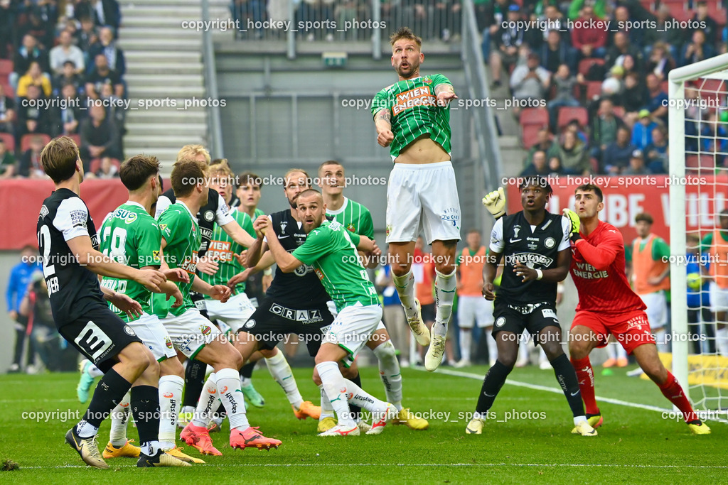 SK Puntigamer Sturm vs. SK Rapid Wien Siegerehrung, Impressionen | #9 Guido Burgstaller SK Rapid, #20 Seedyahmed Tijan Jatta SK Sturm, #45 Niklas Hedl SK Rapid, SK Puntigamer Sturm vs. SK Rapid Wien Siegerehrung, Impressionen, SK Puntigamer Sturm vs. SK Rapid Wien Siegerehrung, Impressionen am 01.05.2024 in Klagenfurt (Wörthersee Stadion ), Austria, (Photo by Bernd Stefan)