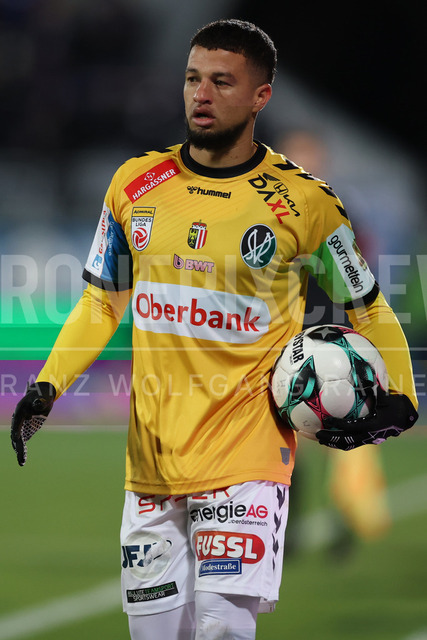 TSV Egger Glas Hartberg vs SV Oberbank Ried – Austrian Bundesliga Match | The image shows Yusuf Maart (Ried) with ball, at the Bundesliga match TSV Hartberg vs SV Ried at Profertil Arena Hartberg. 22.11.2025