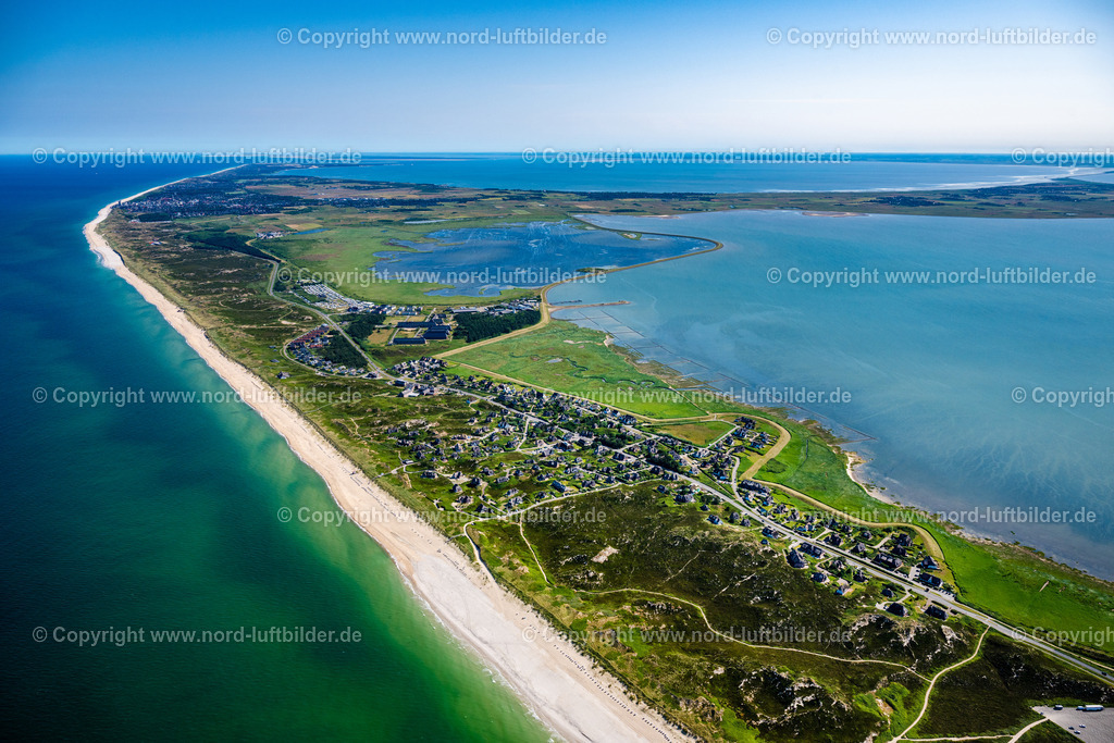 Sylt_Rantum_Rantumbecken_ELS_3142210625 | SYLT 21.06.2025 Ortsansicht an der Meeres-Küste in Rantum (Sylt) auf der Insel Sylt im Bundesland Schleswig-Holstein, Deutschland. // Townscape on the seacoast in Rantum (Sylt) at the island Sylt in the state Schleswig-Holstein, Germany. Foto: Martin Elsen