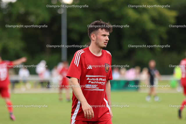 Fußball I Herren I Saison 2025-2026 I Verbandsliga Süd I 7. Spieltag I SV Schackendorf - SV Azadi Lübeck I 06.09.2025.126 | Leon Elijah Johannsen (6, SV Schackendorf) - Realisiert mit Pictrs.com
