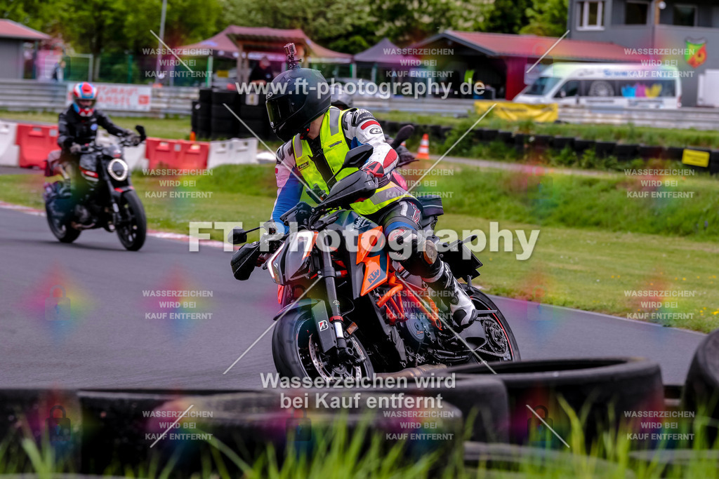 MotoTeamVBK-20581 | Hier findet Ihr Bilder von Touristenfahrten auf der Nürburgring Nordschleife oder von anderen Veranstaltungen die ich besucht habe. Viel Spass beim Durch Schauen 