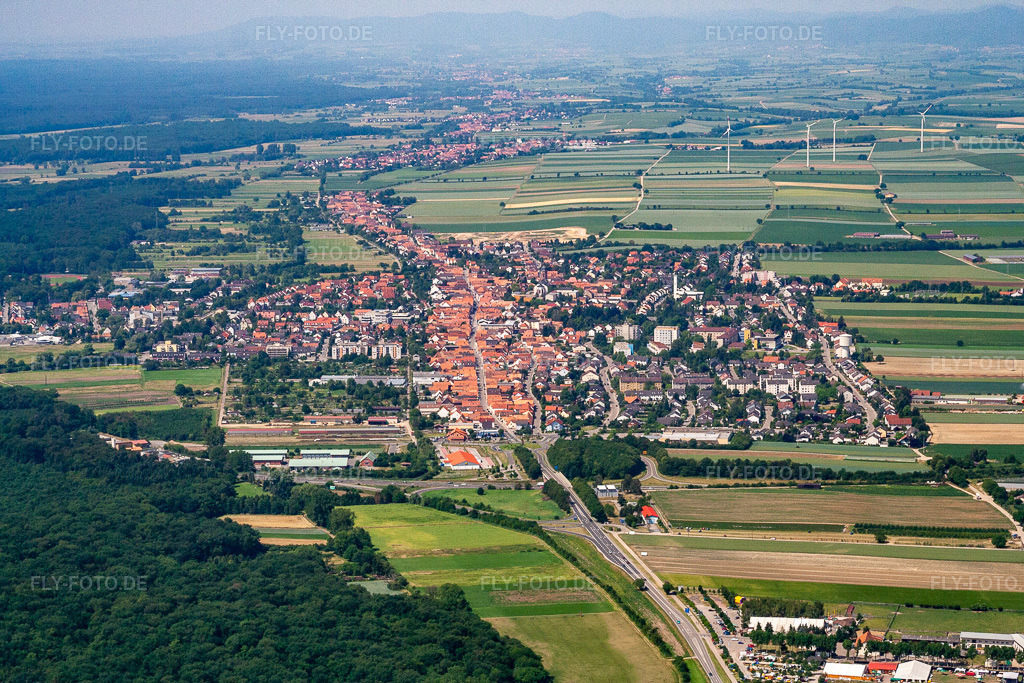 Luftbild: Stadtansicht aus Osten in Kandel im Bundesland Rheinland-Pfalz in Deutschland. Foto: IMG_2907.jpg vom 18.06.2006 durch Werner Riehm/FLY-FOTO.de