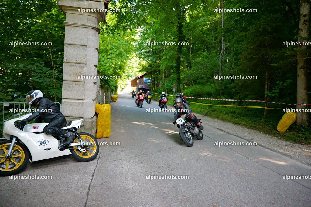 P1015051 | Erleben Sie atemberaubende, hochqualitative Fotos Ihrer Fahrt entlang der malerischen Alpenstraßen. Besuchen Sie alpineshots.com, um professionelle Aufnahmen Ihrer unvergesslichen Reise zu finden und zu kaufen - Realisiert mit Pictrs.com