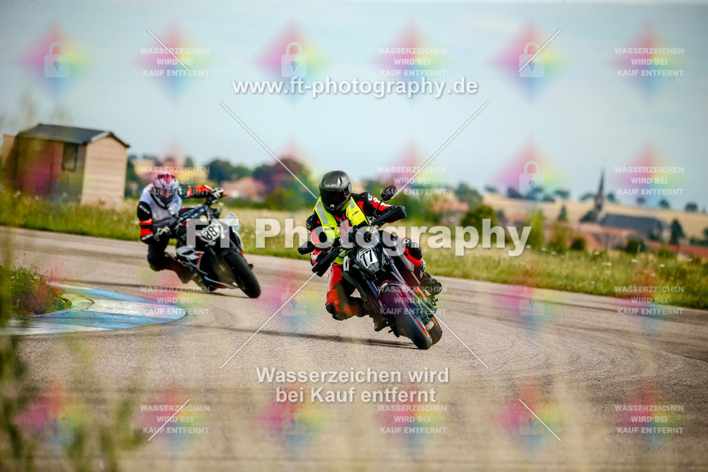 Chambley Juli-2557 | Hier findet Ihr Bilder von Touristenfahrten auf der Nürburgring Nordschleife oder von anderen Veranstaltungen die ich besucht habe. Viel Spass beim Durch Schauen 