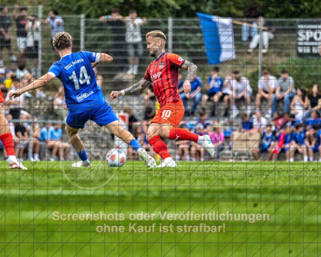 20250706_155554_1071-Bearbeitet-2 | #,TSG Salach (blau) vs. 1.FC Heidenheim (rot), Fußball, Freundschaftsspiel - WfV, Saison 2025/2026, Rasensportplatz, Staufenecker Str. 41, 73084 Salach, 06.07.2025 - 15:30 Uhr,Foto: PhotoPeet-Sportfotografie/Peter Harich