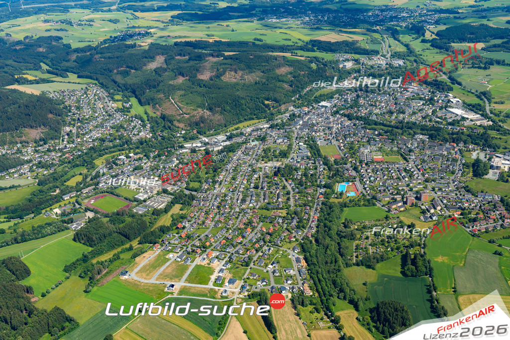 Das Luftbild zeigt :  Naila - Die Luftaufnahme wurde 2024 vom UL-Flugzeug aus erstellt ( keine Drohne ) - Hochauflösende Luftaufnahme - Für grossformatige Ausdrucke geeignet. Die Geschenkidee !Mit Lizenz und Bildrechte bestellbar