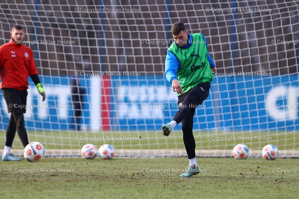 NH_HolsteinKiel_Training_18022026 | #28 Jonas Meffert (Holstein Kiel)Fußball I Herren I Training I Saison 2025-2026 I Holstein Kiel I 18.02.2026 I Citti-Fußballpark