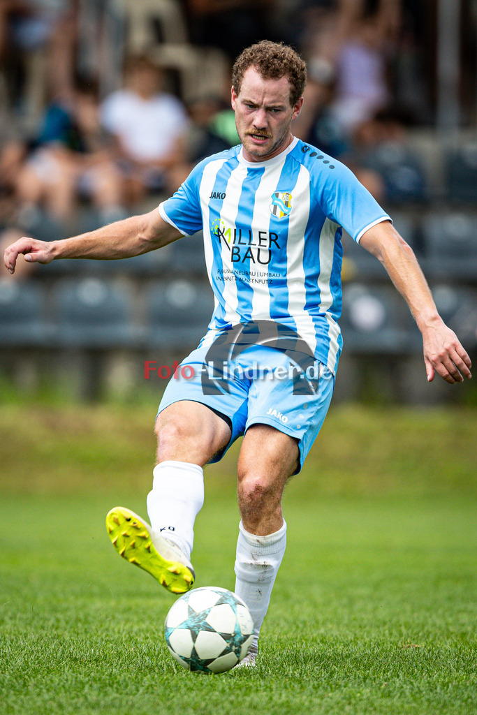 SG Hungerbach gegen TSV Brunnthal | Fußball Kreisliga Herren Oberbayern Zugspitze Gruppe 1, SG Hungerbach gegen TSV Brunnthal, 20240803,Lukas STROBL (SG Hungerbach 5) in Aktion,2024-08-03 in Huglfing (Sportpark Huglfing), Lukas STROBL (SG Hungerbach 5)Copyright: WolfgangxLindner www.foto-lindner.de