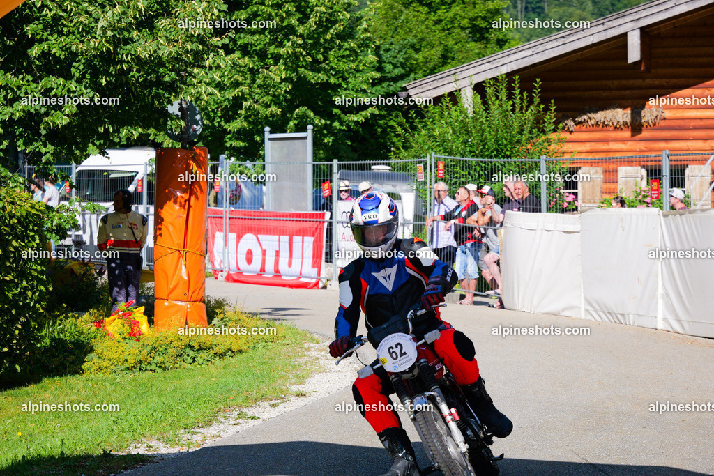 P1025751 | Erleben Sie atemberaubende, hochqualitative Fotos Ihrer Fahrt entlang der malerischen Alpenstraßen. Besuchen Sie alpineshots.com, um professionelle Aufnahmen Ihrer unvergesslichen Reise zu finden und zu kaufen - Realisiert mit Pictrs.com