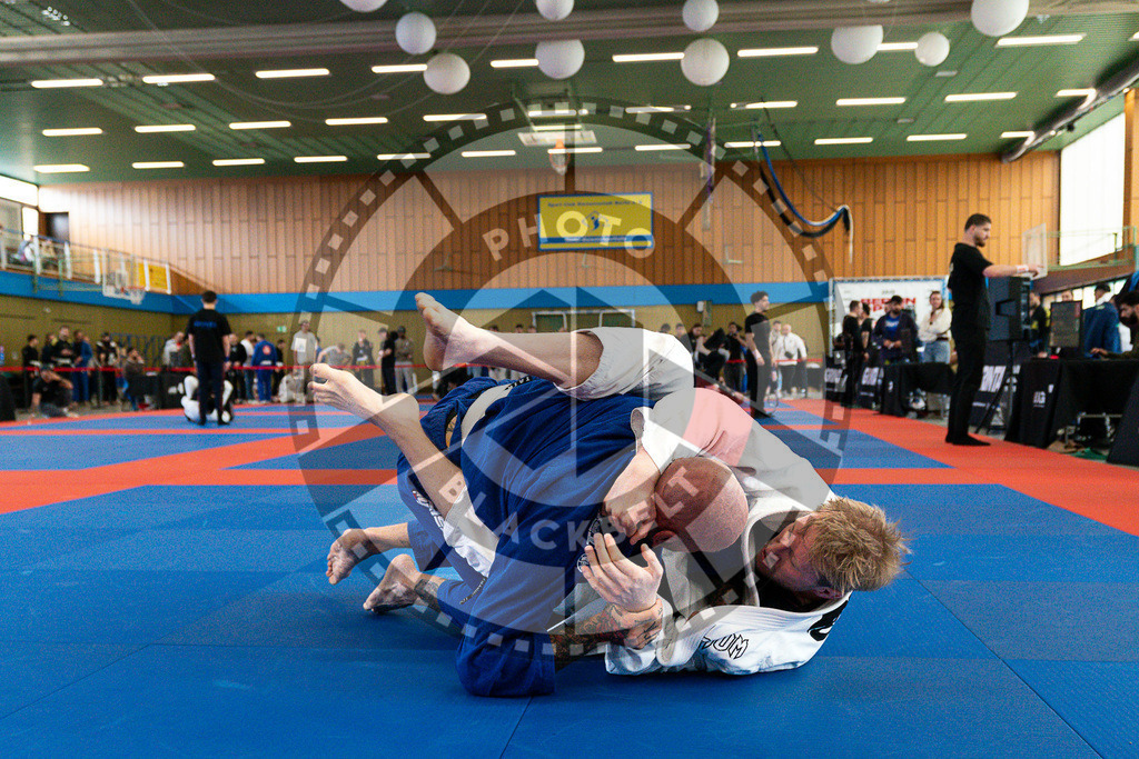 20250510PBB0437 | Athletes compete during the JJLG Berlin Open Jiu-Jitsu Championship on May 10, 2025 in Berlin, Germany. © Chiara Dazi / photoblackbelt