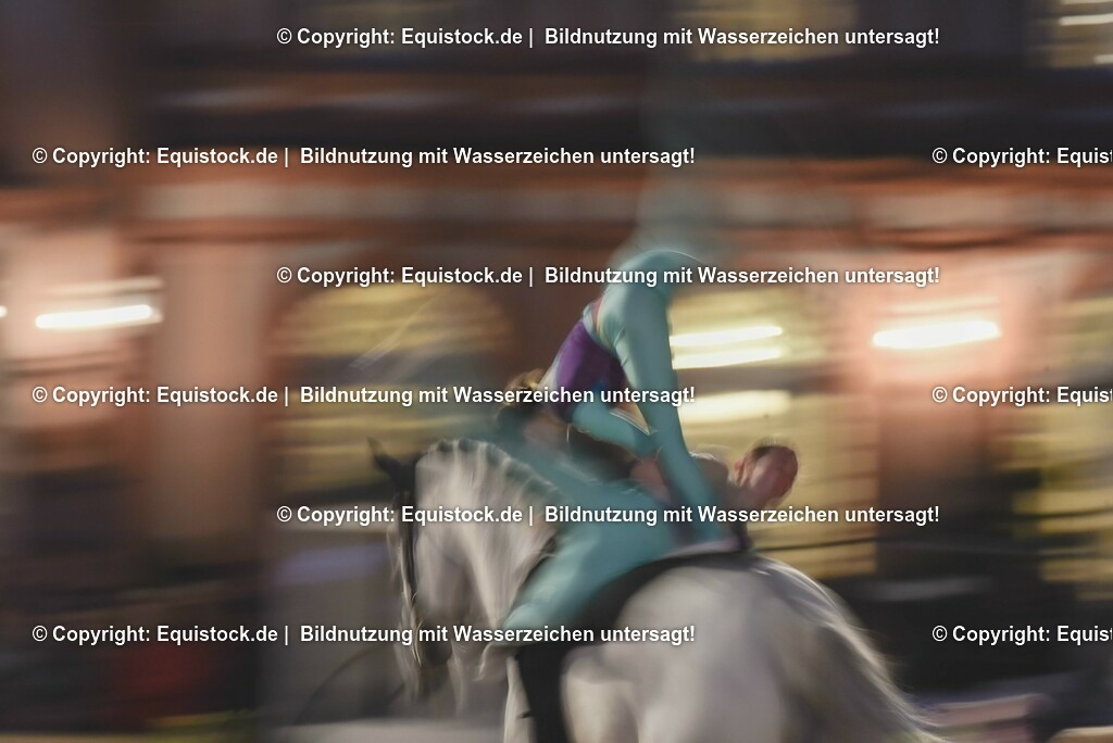 20230527_Voltigieren_NASPA_Flutlicht_0883 | equistock