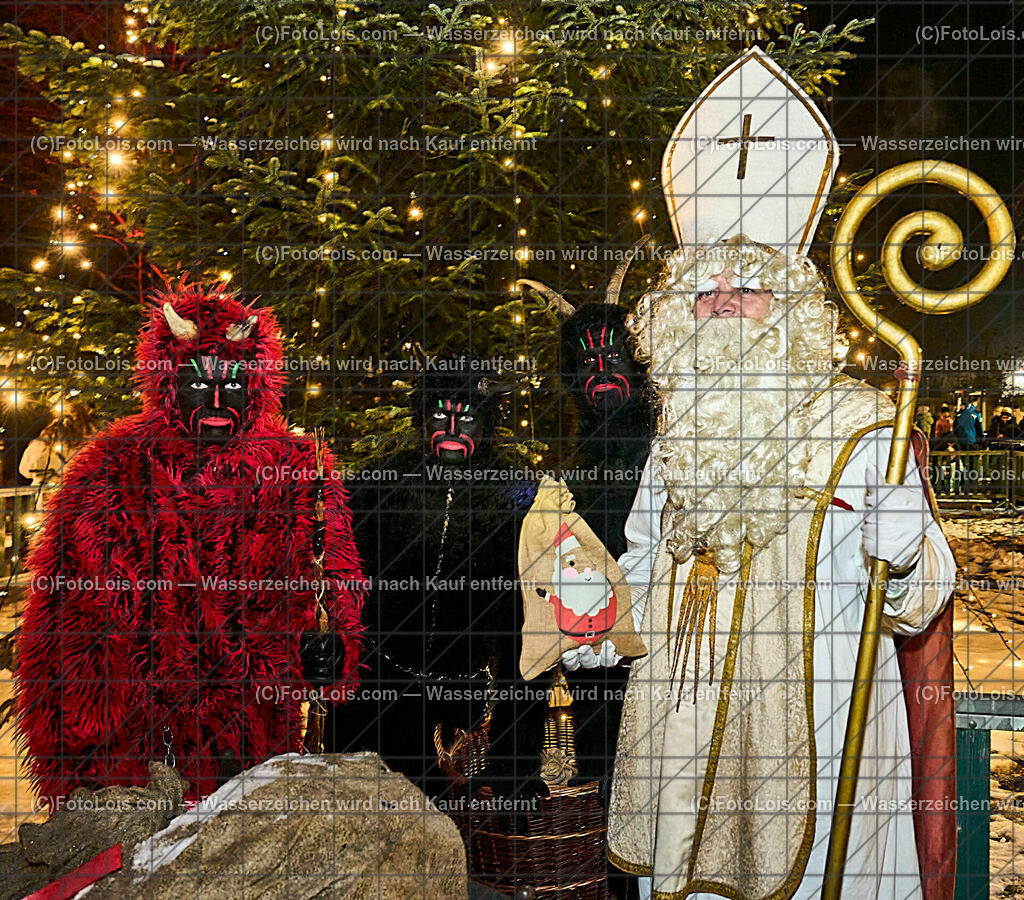 ALP4909_Wieselburger Advent_NikolausAbend | (C)FotoLois.com, Alois Spandl, WIESELBURGER ADVENT, der Nikolaus kommt zu den Kindern und bringt Geschenke, Fr 8. Dez. 2023.