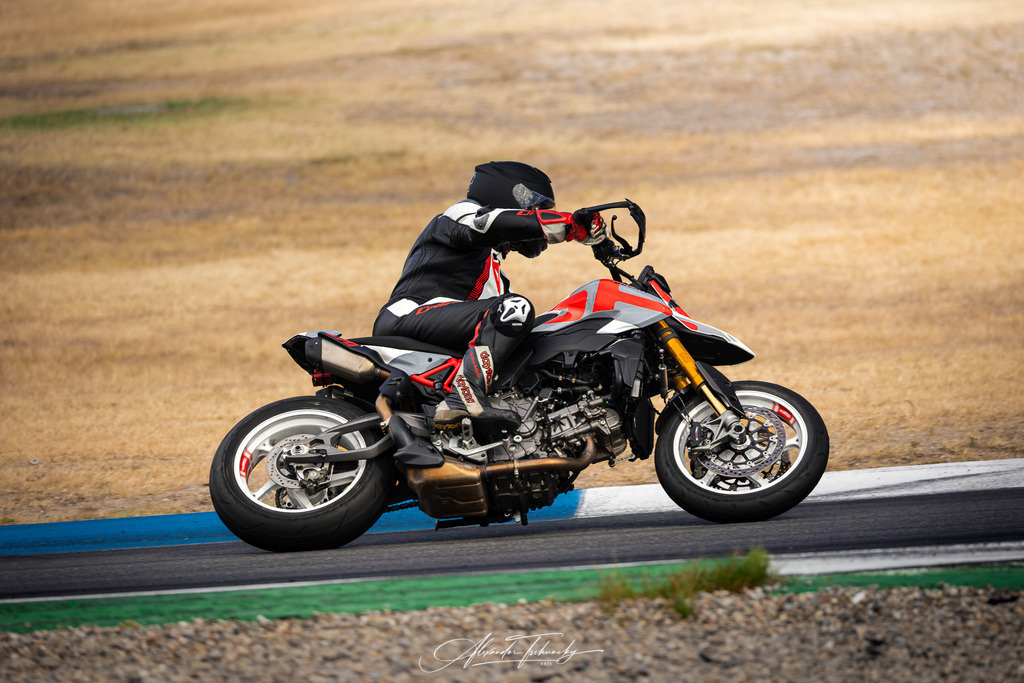 Ducati Trackday Hockenheimring 2026 | Entdecken Sie die faszinierende Welt von Alexander Tschuncky Arts: Kreative Fotografie, atemberaubende Automobilkunst und hochwertiger Bilderdruck. Lassen Sie sich inspirieren! - Realisiert mit Pictrs.com