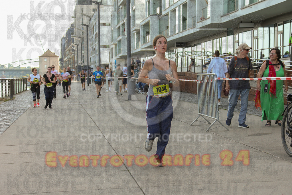 250920_1455_EX1_8245 | Sportfotografie im Rhein-Sieg Kreis, Köln, Bonn, NRW, Rheinland Pfalz, Hessen, etc. Unser Tätigkeitsfeld umfasst den Laufsport vom Volkslauf über den Marathon, Duathlon, Triathon bis zum Ultralauf wie Kölnpfad Ultra oder Schindertrail.