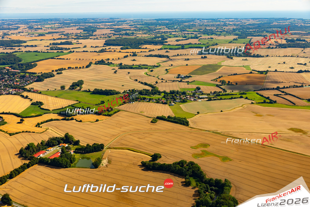 Die Luftaufnahme Basdorf - Rieseby wurde 2022 vom Flugzeug aus (keine Drohne) erstellt. Hohe Auflösung -für große Poster und Wandbilder geeignet - Garantiert!