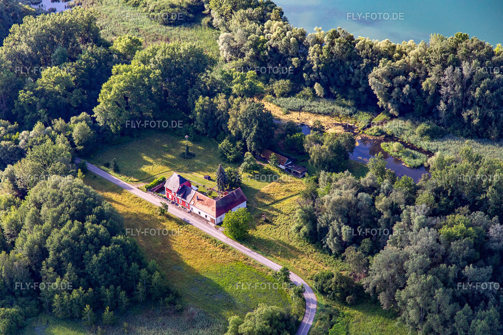 Dettenheimer Straße | Luftbild: Dettenheimer Straße im Ortsteil Liedolsheim in Dettenheim im Bundesland Baden-Württemberg in Deutschland. Foto: IMG_141791.jpg vom 18.06.2024 durch ©2025 Werner Riehm fly-foto.de/copyright - Realisiert mit Pictrs.com