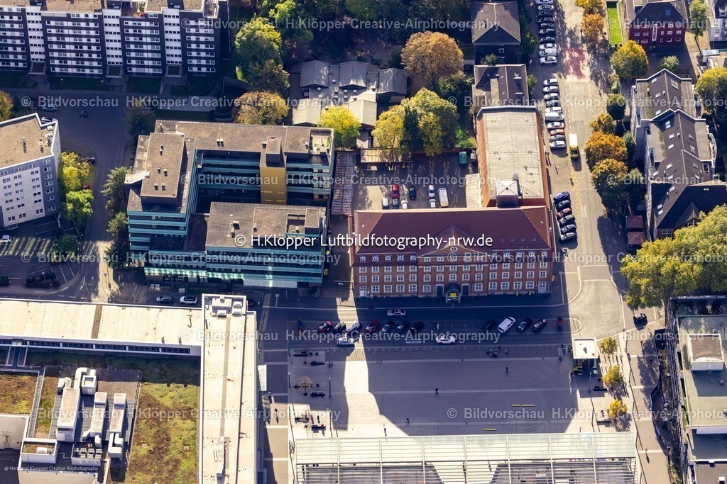 Luftbild Bottrop-6714 | Luftbildfotografie Luftbild Innenstadtansicht mit dem ZOB Omnibus- Bahnhof vom Verkehrsverbund der Verkehrsbetriebe Rhein- Ruhr am Berliner Platz in Bottrop - Realisiert mit Pictrs.com