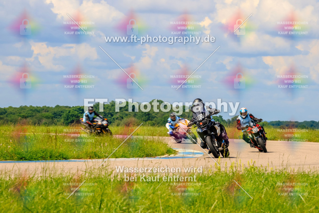 MotoTeam-0644 | Hier findet Ihr Bilder von Touristenfahrten auf der Nürburgring Nordschleife oder von anderen Veranstaltungen die ich besucht habe. Viel Spass beim Durch Schauen 