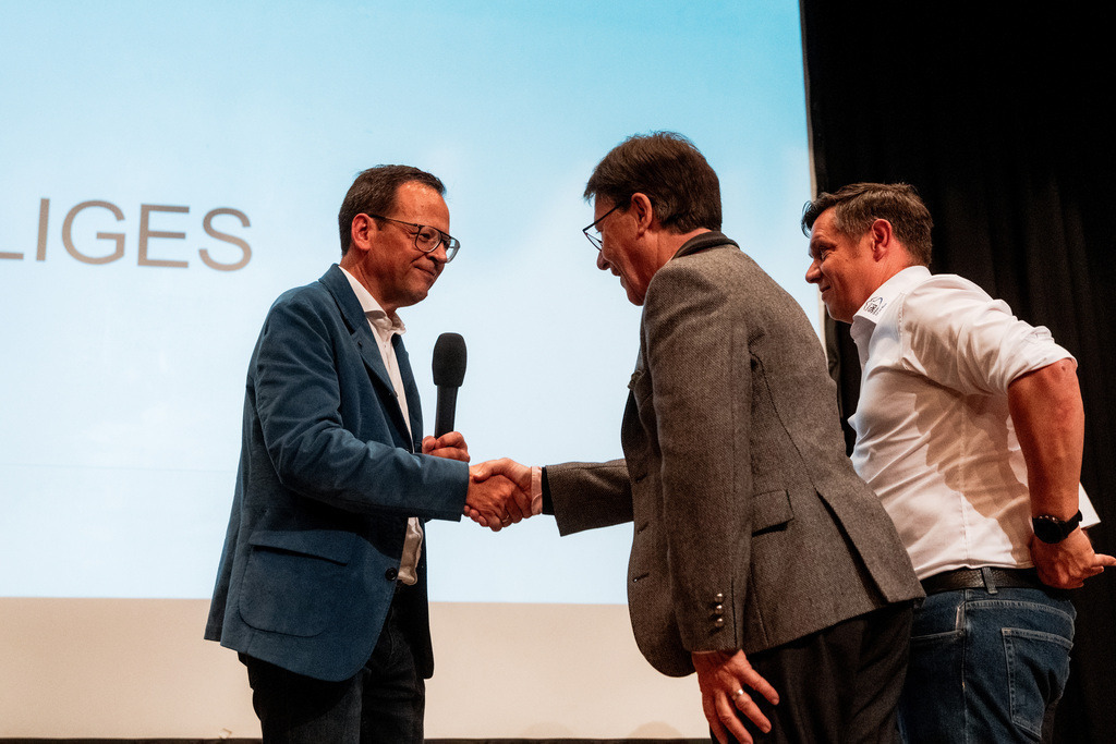 SR503877 | Media Hub Simon Reisinger - Realisiert mit Pictrs.com
