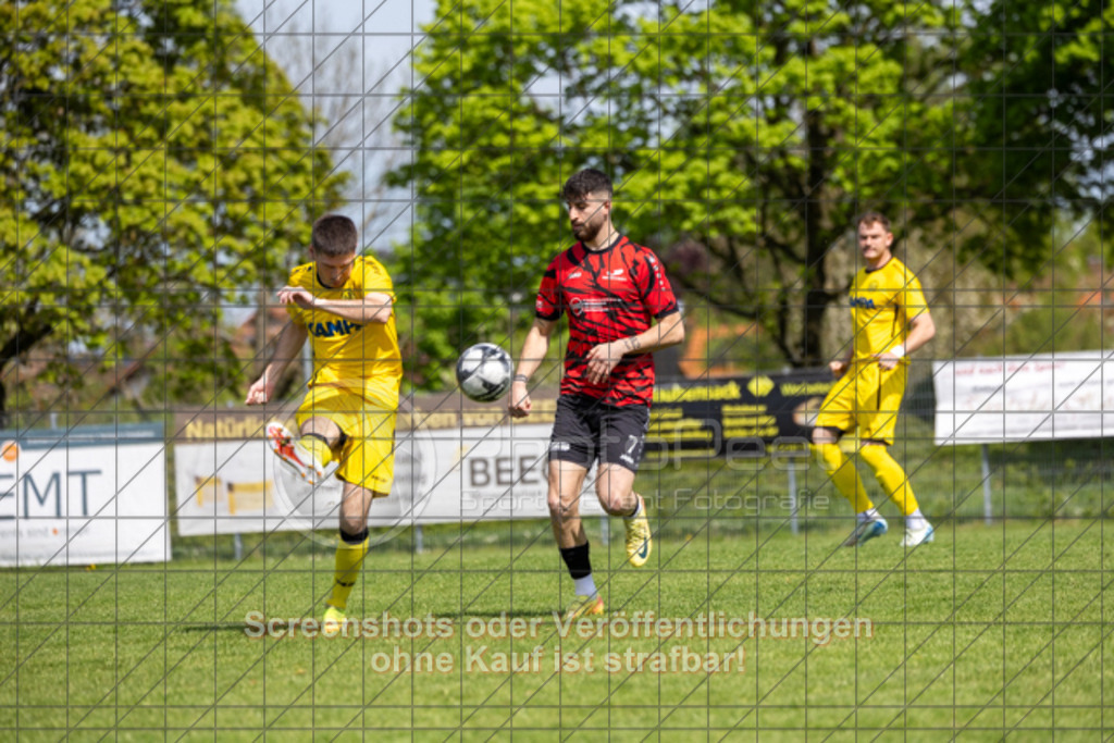 20250427_150158_0074 | Baran Ates (TSV Bad Boll #07)TSV Bad Boll (rot) vs. SV Waldhausen (gelb), Fussball, Landesliga 2 - wfv, 24. Spieltag, Saison 2024/2025, Rasenplatz, Erlengarten 37, 73087 Bad Boll, 27.04.2025 - 15:00 Uhr,Foto: PhotoPeet-Sportfotografie/Peter Harich