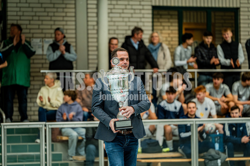 Weihnachtscup Max Sauber X Krisby Kebab | jns.sportfotos - Realisiert mit Pictrs.com
