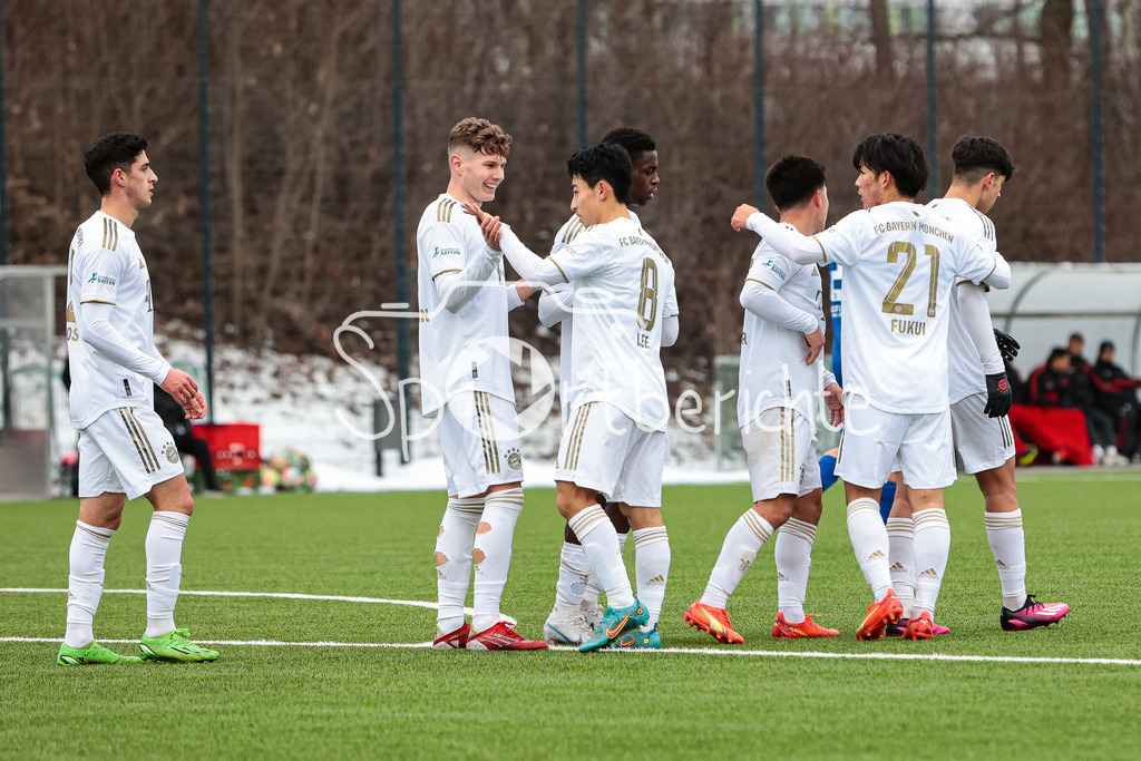 FC Bayern Amateure - Bahlinger SC | Jubel der Amateure nach dem Tor zum 1-0 durch LEE (FCB #8)