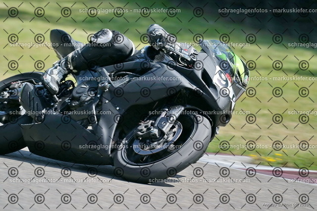 26BT02-1284 | markuskiefer.com - Realisiert mit Pictrs.com