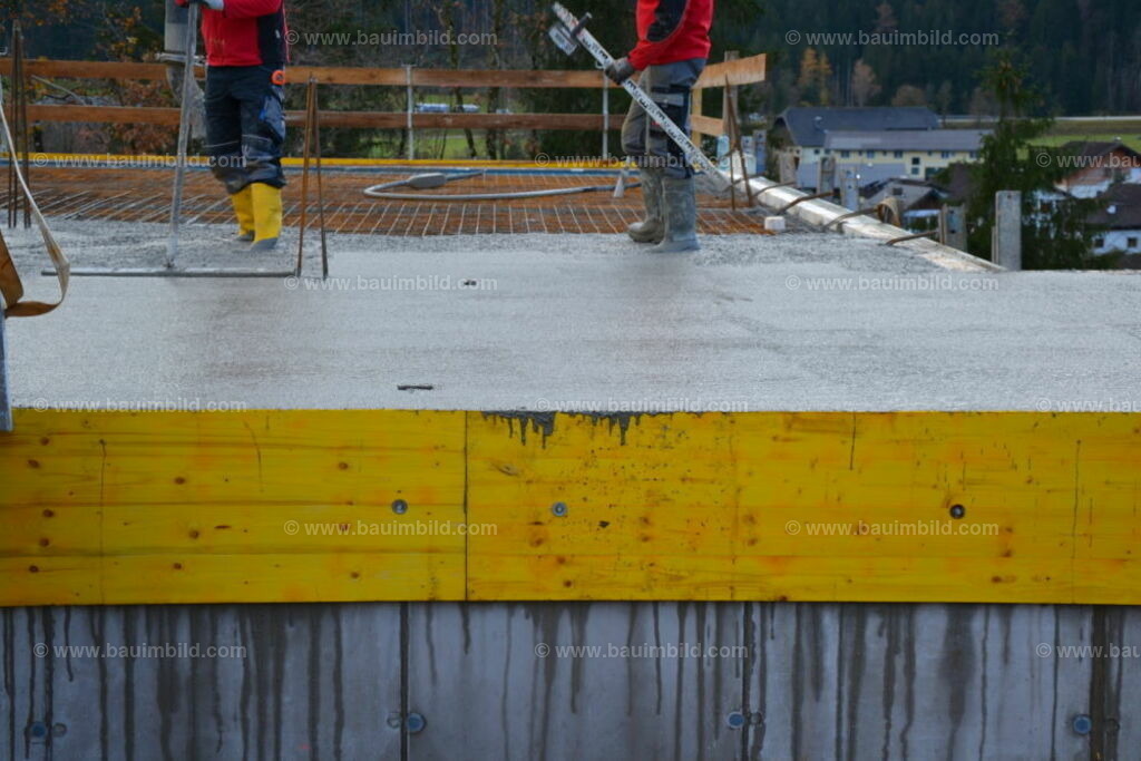 bib-lg04-betonarbeiten-decken-0679 | Nach LV-Leistungsgruppen sortierte Detailfotos über den Bau eines Hauses. Alle Hausbau-Bilder direkt vom Urheber und Autor der Website Haus-Selber-Bauen.com