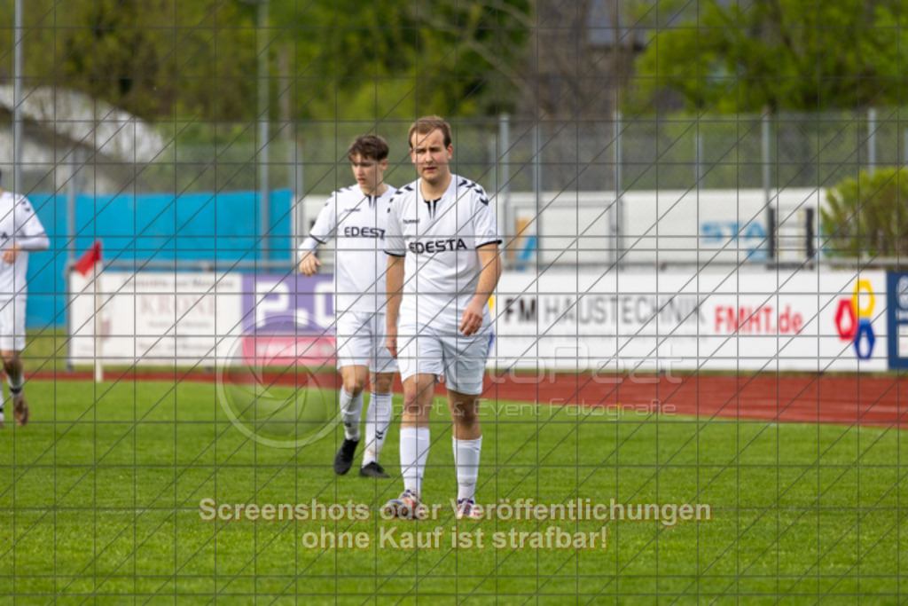 20250426_172145_0563 | #, SGM 1.FC Donzdorf/Reichenbach (weiß) vs. SGM FV 08 Unterkochen (blau), Fussball, A-Junioren Regionenstaffel Mitte 3 - WfV, Saison 2024/2025, Rasenplatz, Lautertal Stadion, Süßener Straße 16, 73072 Donzdorf, 26.04.2025 - 16:00 Uhr,Foto: PhotoPeet-Sportfotografie/Peter Harich