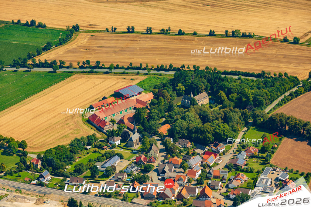 Borlinghausen Willebadessen Bild- Das Luftbild wurde 2025 vom UL-Flugzeug heraus erstellt ( keine Drohne bzw. Drohnenaufnahme ) - Hochauflösende Luftaufnahme -Nicht vergleichbar mit Google Maps oder Satelittenbilder- Die Geschenkidee !Mit Lizenz und Bildrechte bestellbar - CC