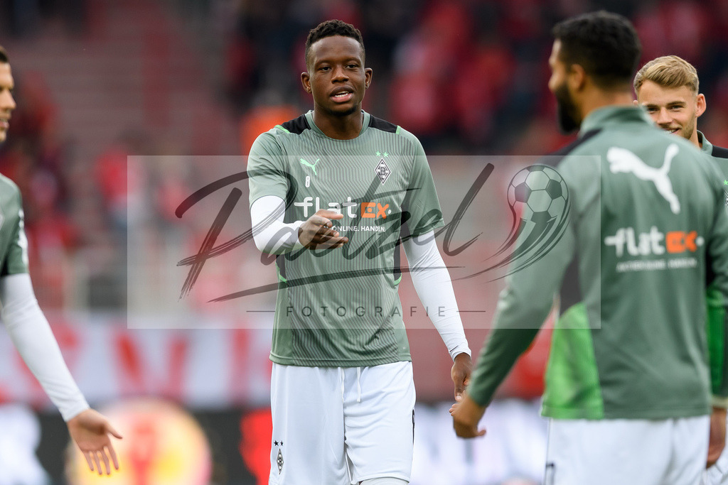 FCUBMG20210829_005 | Fussball, Herren: Denis Zakaria (Borussia Moenchengladbach) gestikuliert beim Spiel der 1. Bundesliga zwischen 1. FC Union Berlin und Borussia Moenchengladbach im Stadion An der Alten Foersterei am 29.08.2021 in Berlin, Deutschland. - Realisiert mit Pictrs.com