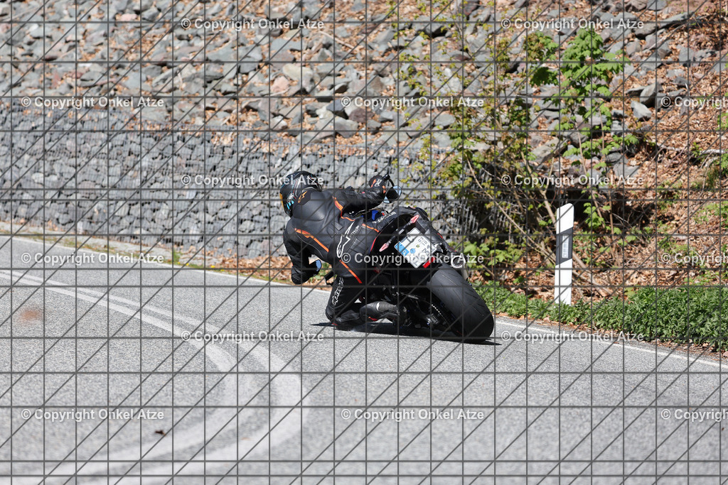 IMG_7971 | Fotograf am Kyffhäuser. Onkel Atze. Kyffhäuser Rennstrecke. Café36. Motorsportfotografie. - Realisiert mit Pictrs.com