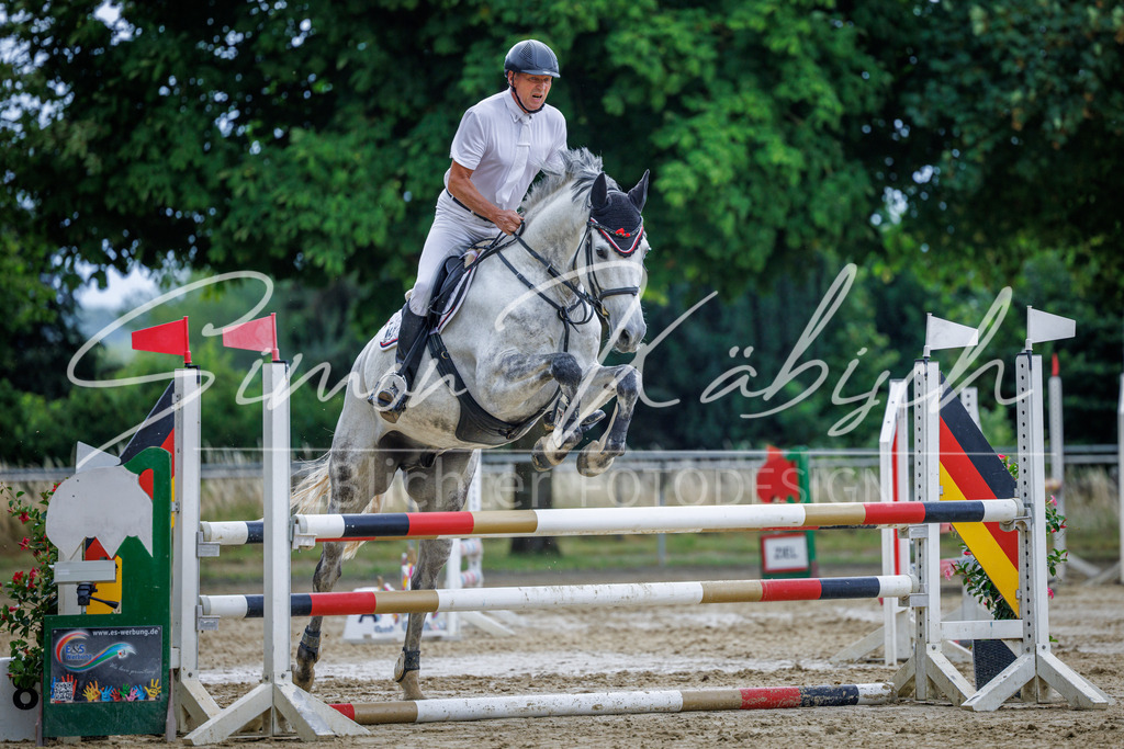 20260705-_3LI4295 | Tierfotografie Pferde, Hunde, Katzen, Haustiere.
Turnierfotografie Reitturniere, Reiten, Springreiten, Dressur in Hanau, dem Main-Kinzig-Kreis und dem Rhein-Main- Gebiet um Frankfurt