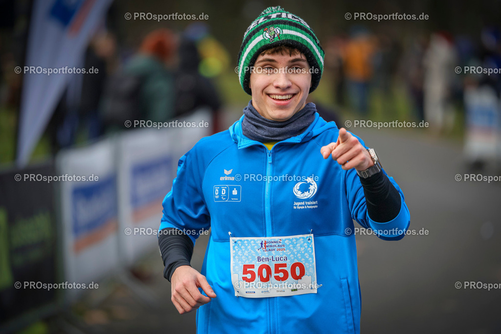 6. Bonner Nikolauslauf; Bonn, 14.12.2025 | Impressionen vom 6. Bonner Nikolauslauf am 14.12.2025 in Bonn (Nordrhein-Westfalen). 