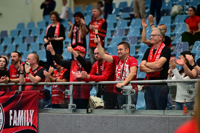 Volleyball I Frauen I Saison 2025-2026 I Bundesliga I 5. Spieltag I ETV Hamburger Volksbank Volleys - Dresdner SC I 10367 | Fans von Dresdner SC Frauen - Realisiert mit Pictrs.com