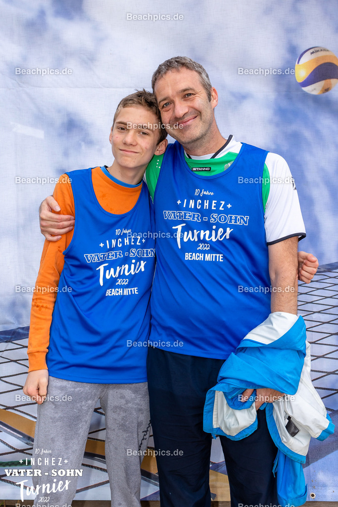 2022-00063167-Vater-Sohn-Turnier-Teamfotos-2 | 26.05.2022; Berlin Foto: Gerold Rebsch - www.beachpics.de